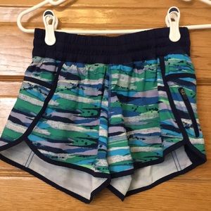 lululemon Tracker Short III size 6